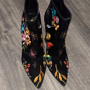 Embroidered Floral Black Heeled Boots